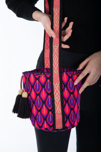 SUSU Máara Medium Mochila w/Designed Strap